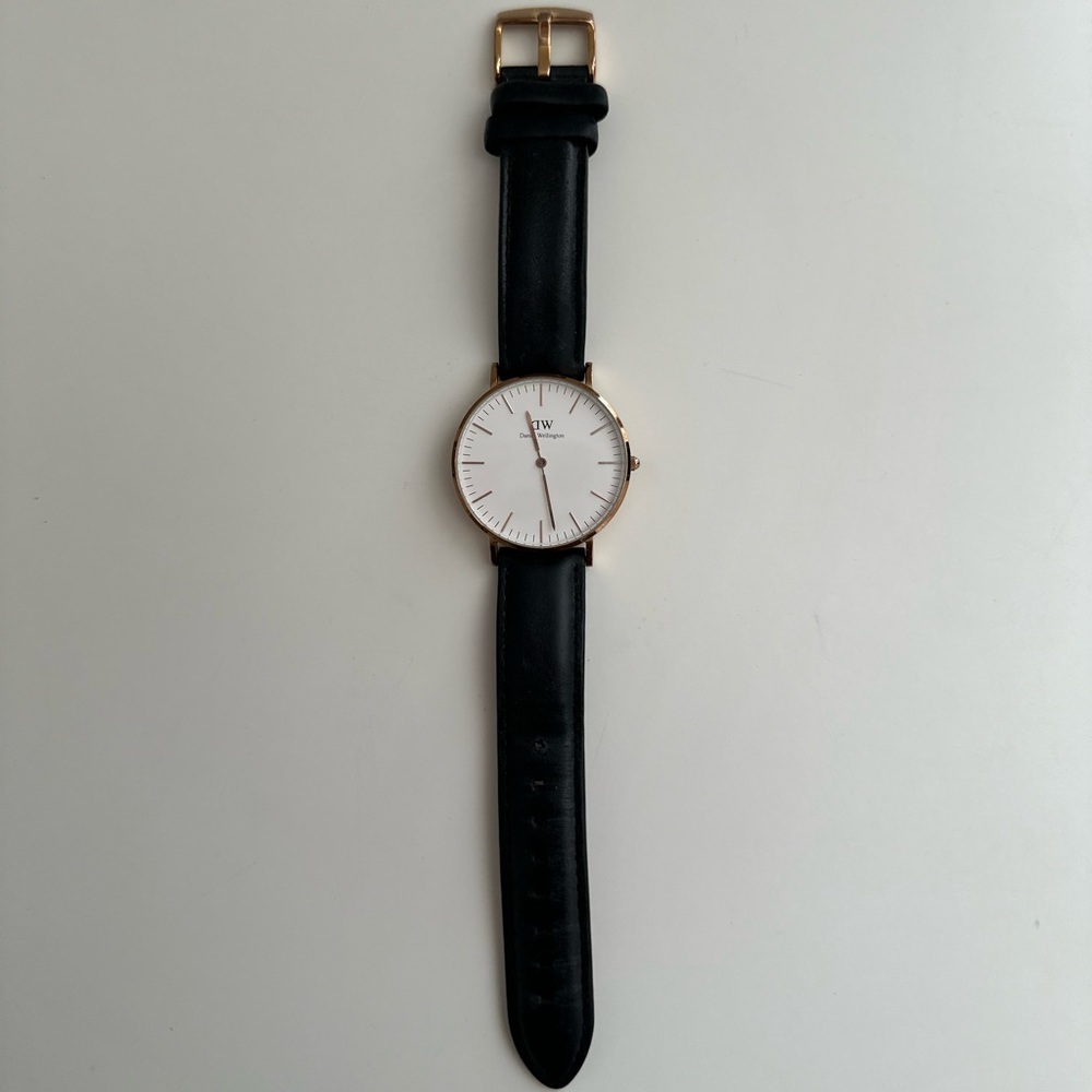 Daniel Wellington Women’s Leather Watch